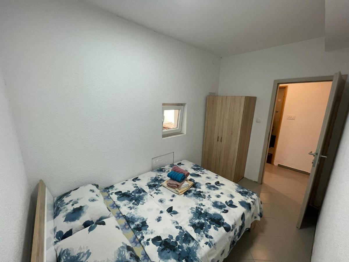 Apartments Fratelli Malinska Exterior photo